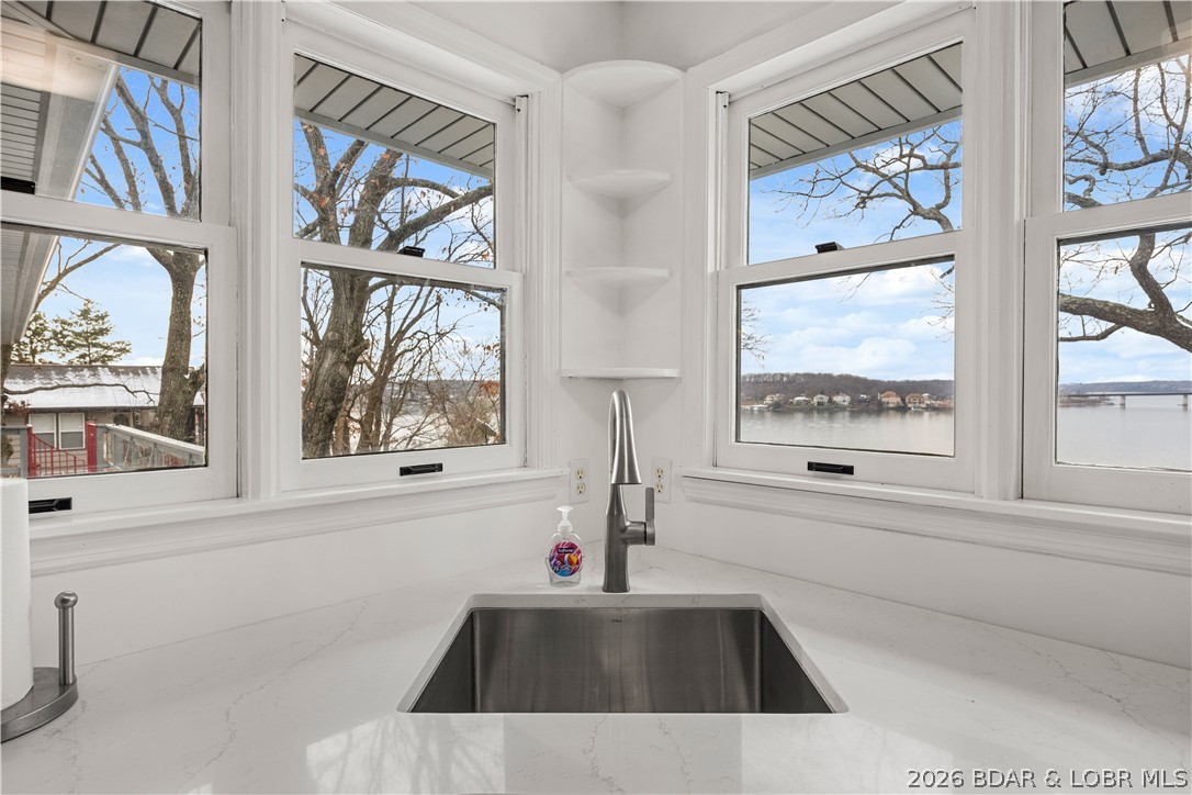 180 Borders Drive Property Photo 11