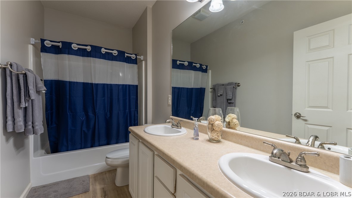 4935 Robins Circle 233 Property Photo 11