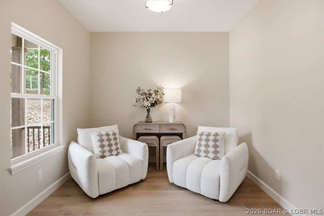 420 Outer Drive Property Photo 6