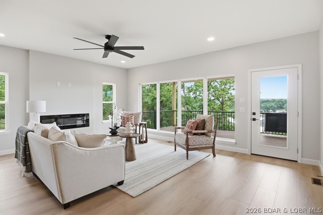 420 Outer Drive Property Photo 8