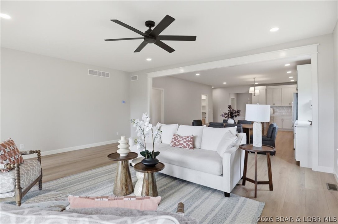 420 Outer Drive Property Photo 11