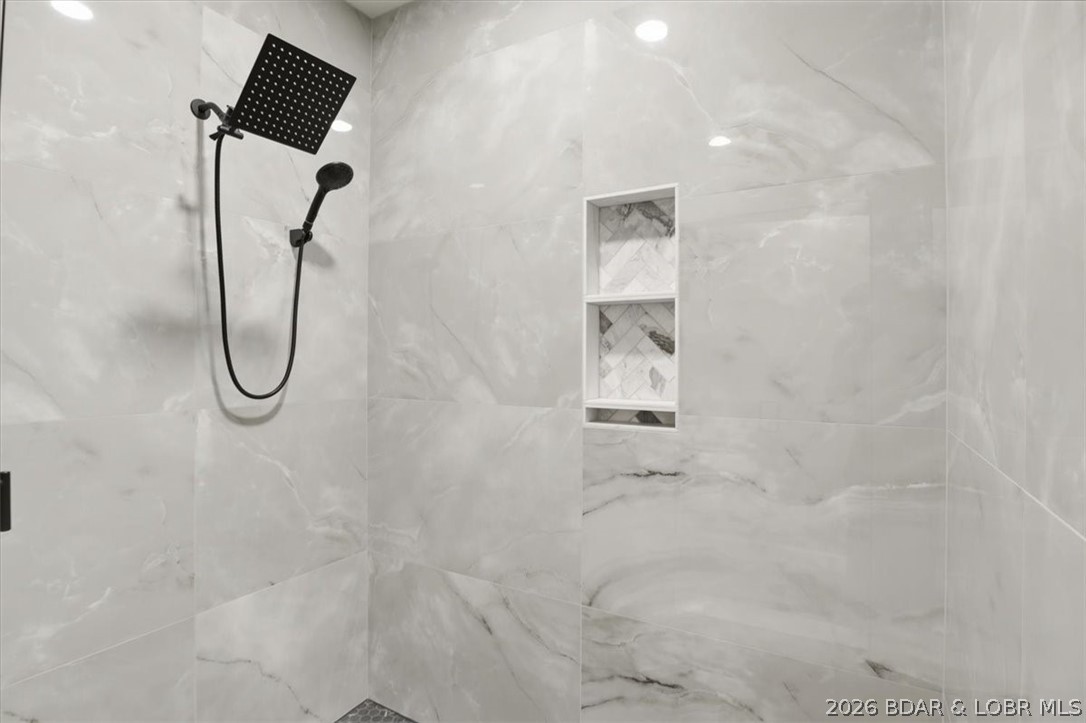 420 Outer Drive Property Photo 23