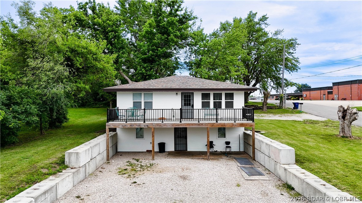 205 E 15th Street Property Photo 5