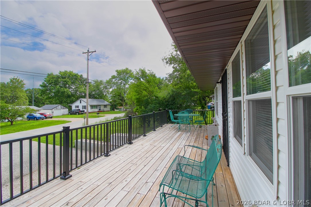205 E 15th Street Property Photo 8