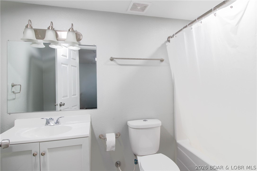 205 E 15th Street Property Photo 27
