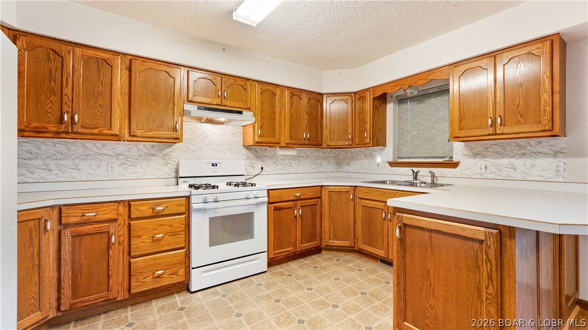 1001 Colorado Avenue Property Photo 7