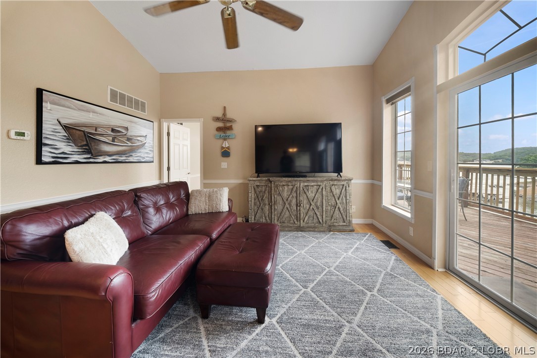 2247 Breezy Acres Property Photo 3