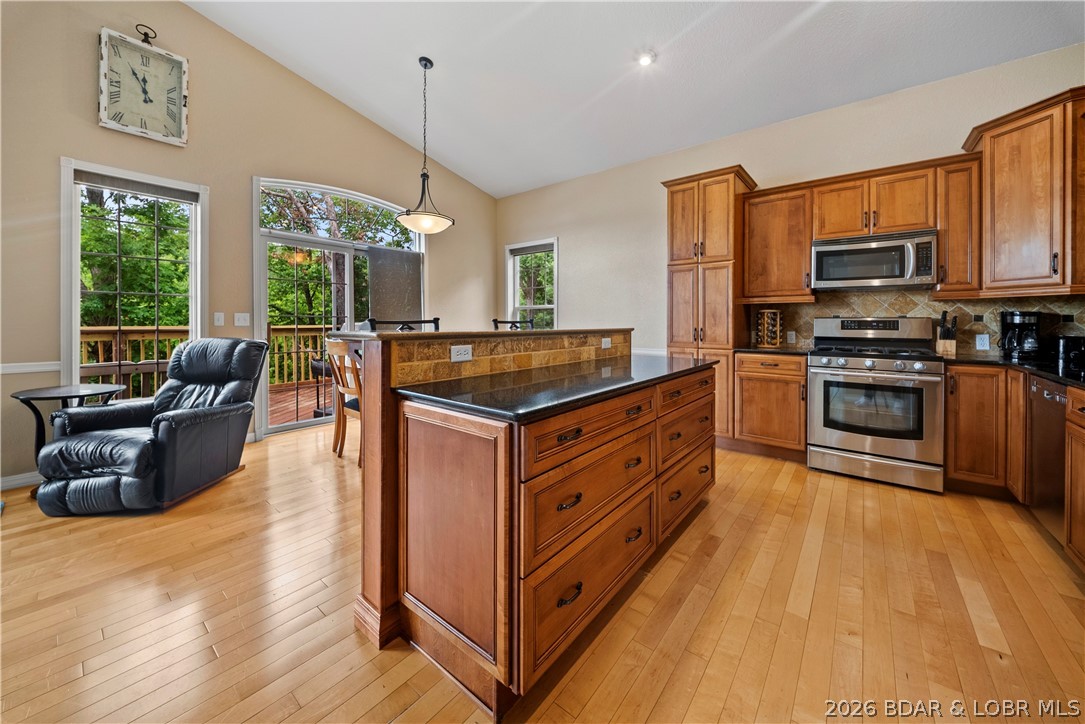 2247 Breezy Acres Property Photo 10