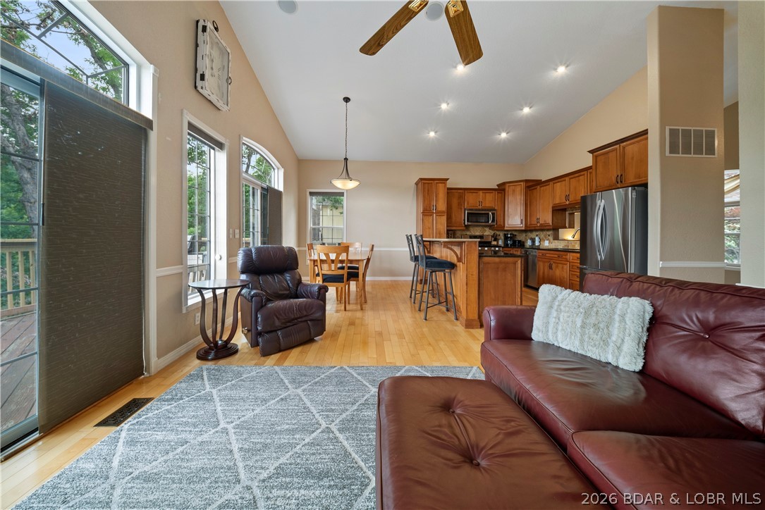 2247 Breezy Acres Property Photo 14