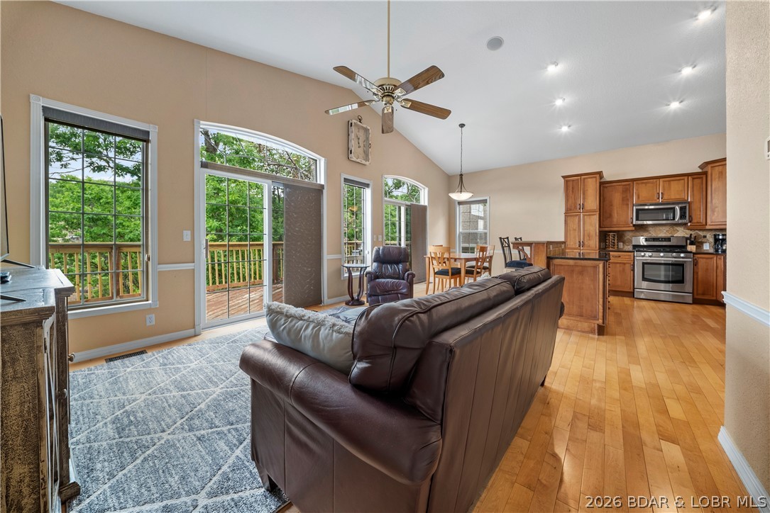 2247 Breezy Acres Property Photo 15