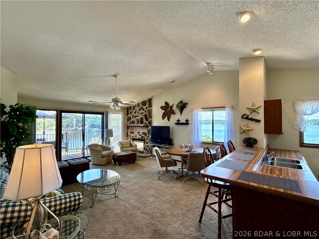 98 Jonathan Drive 4f Property Photo 3