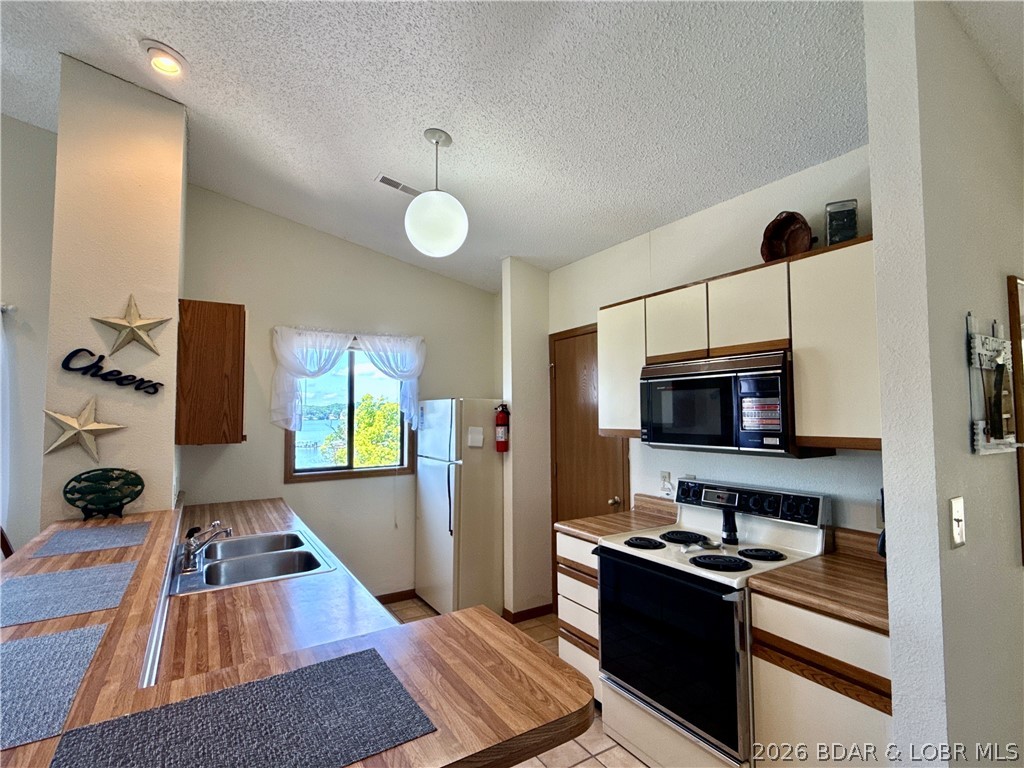 98 Jonathan Drive 4f Property Photo 7