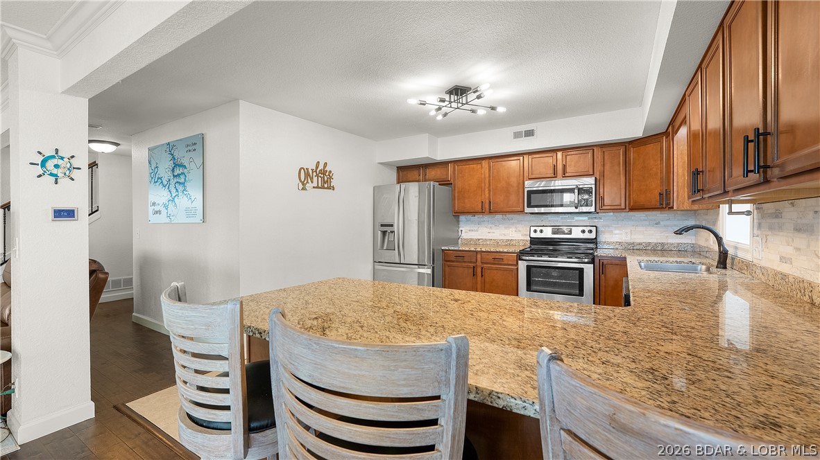 305 Thornsberry Road N Property Photo 10