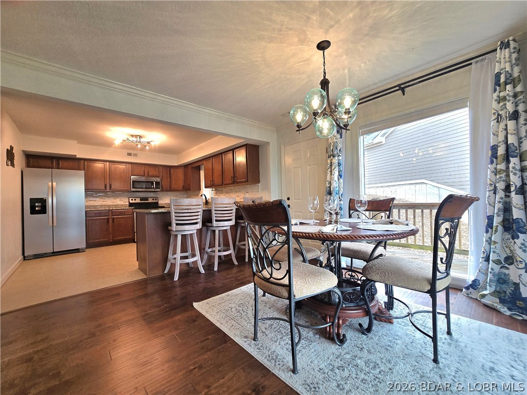 305 Thornsberry Road N Property Photo 14