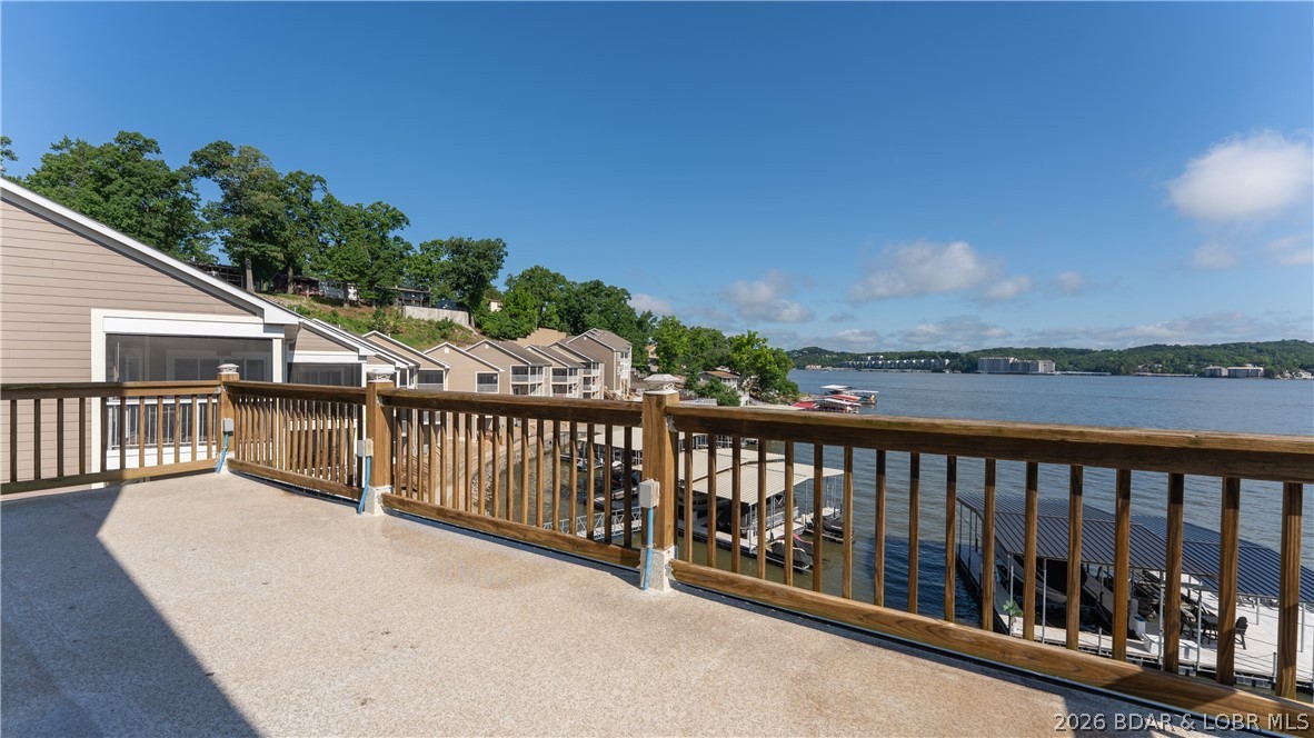 305 Thornsberry Road N Property Photo 16