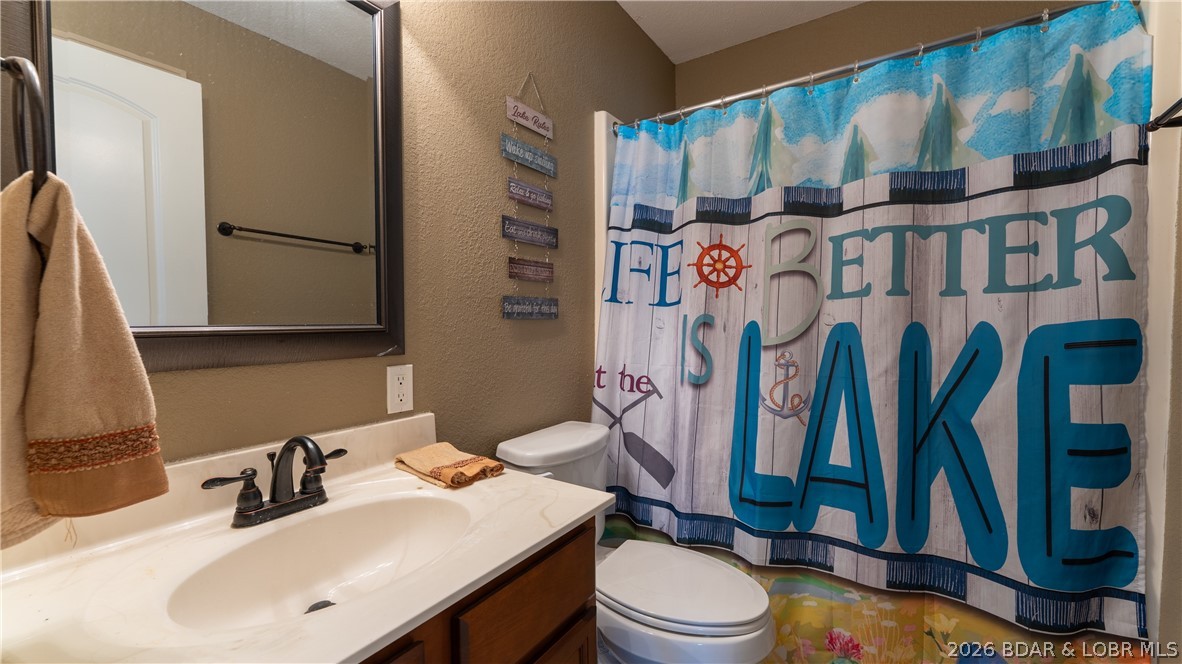 305 Thornsberry Road N Property Photo 26