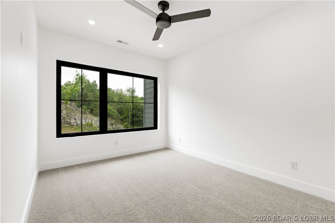 5539 Deephaven Lane Property Photo 33