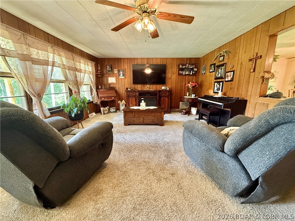187 County Rd 837 Property Photo 13