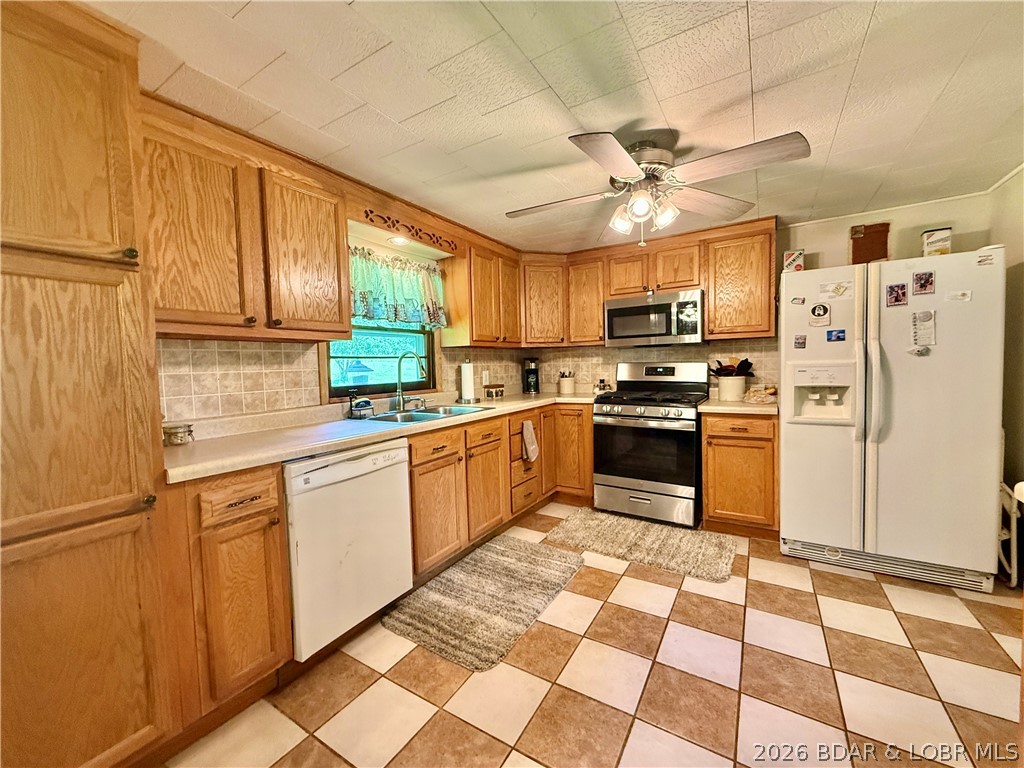 187 County Rd 837 Property Photo 21