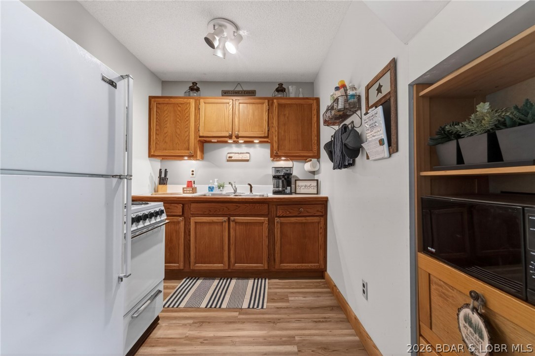 42125 Cedar Crest Place Property Photo 5