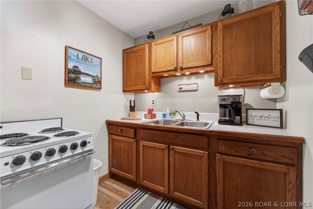 42125 Cedar Crest Place Property Photo 6