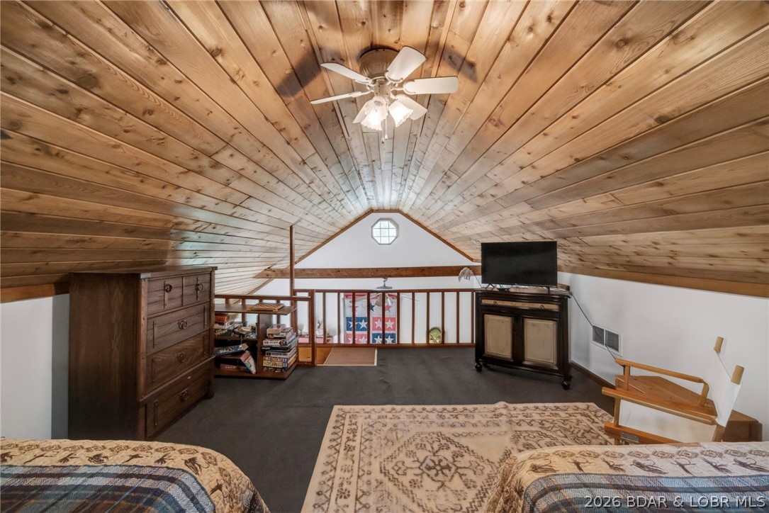 42125 Cedar Crest Place Property Photo 12