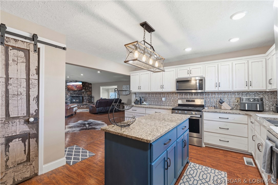 282 Reeds Road Property Photo 1