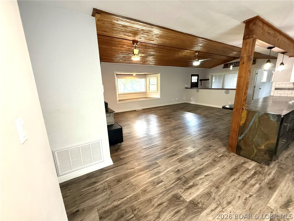 3929 State Highway 7 Property Photo 19