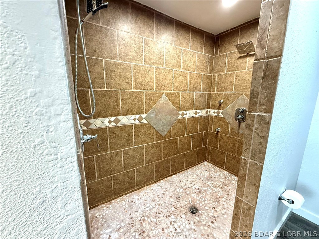 3929 State Highway 7 Property Photo 27