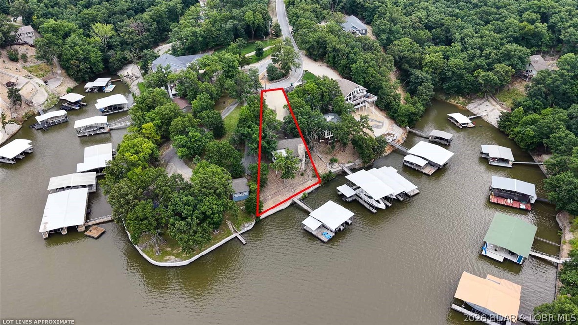 1316 Castle Court Property Photo 3