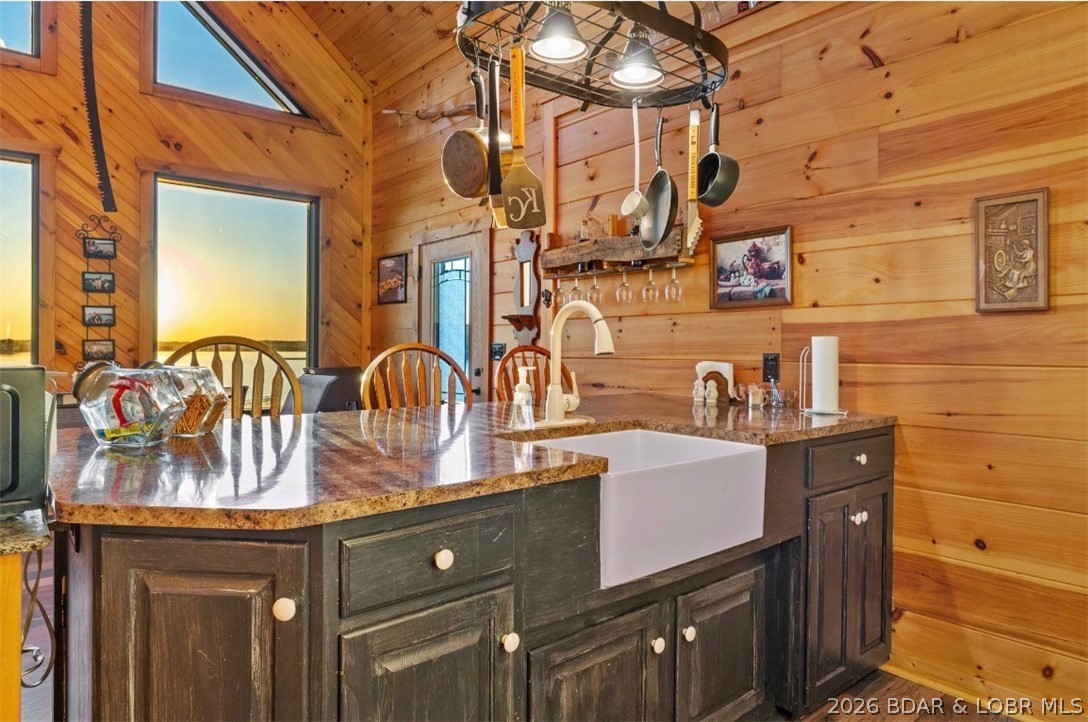 1008 Chickadee Lane Property Photo 14