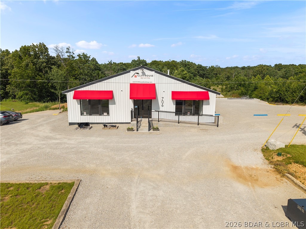 706 N Main Street Property Photo 2
