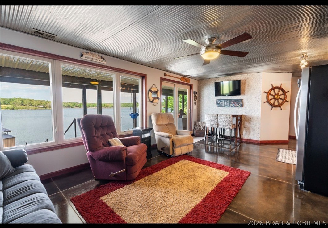 Lake 1110 Drive Property Photo 14