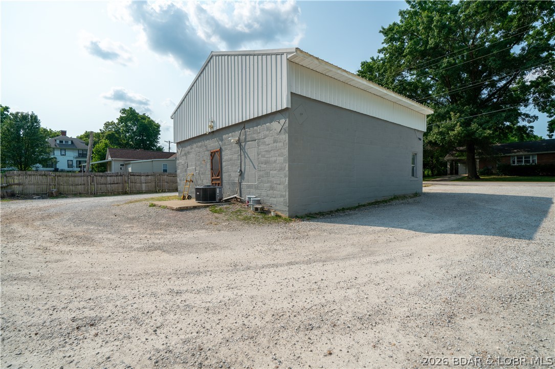 116 E Row Street Property Photo 38