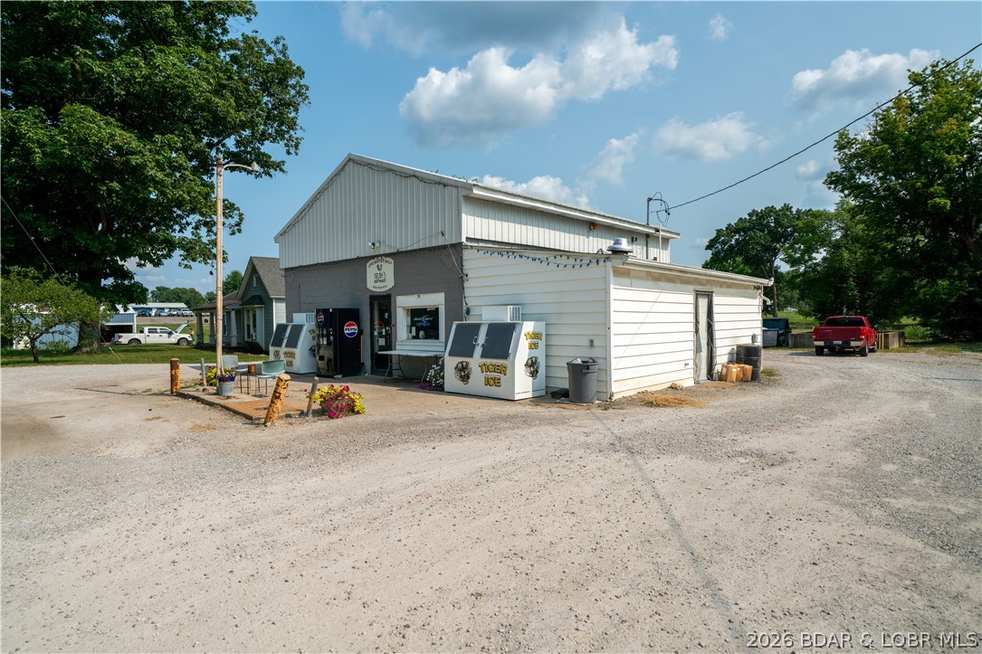 116 E Row Street Property Photo 41