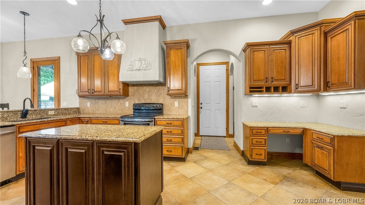 5745 Tree Leaf Court Property Photo 12