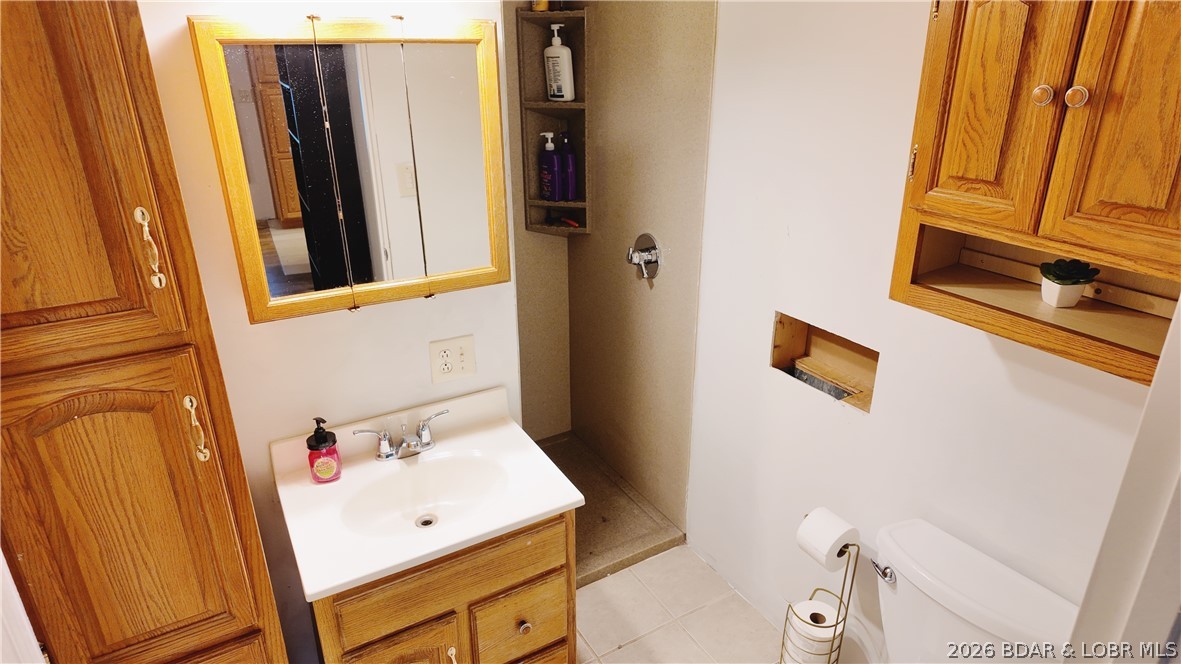 205 S Grand Avenue Property Photo 8