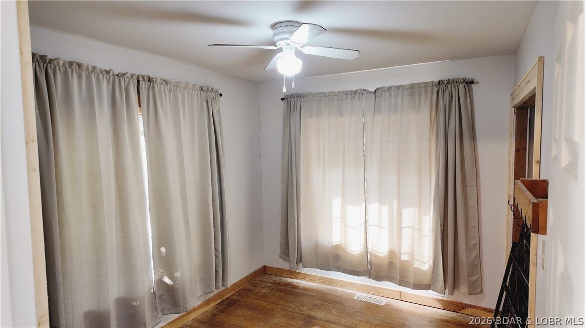 205 S Grand Avenue Property Photo 9