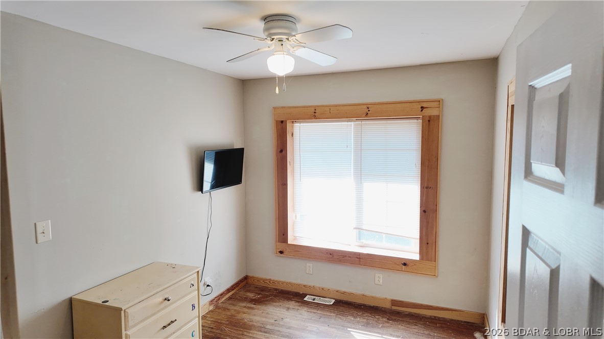 205 S Grand Avenue Property Photo 11