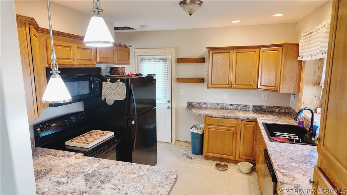 205 S Grand Avenue Property Photo 13