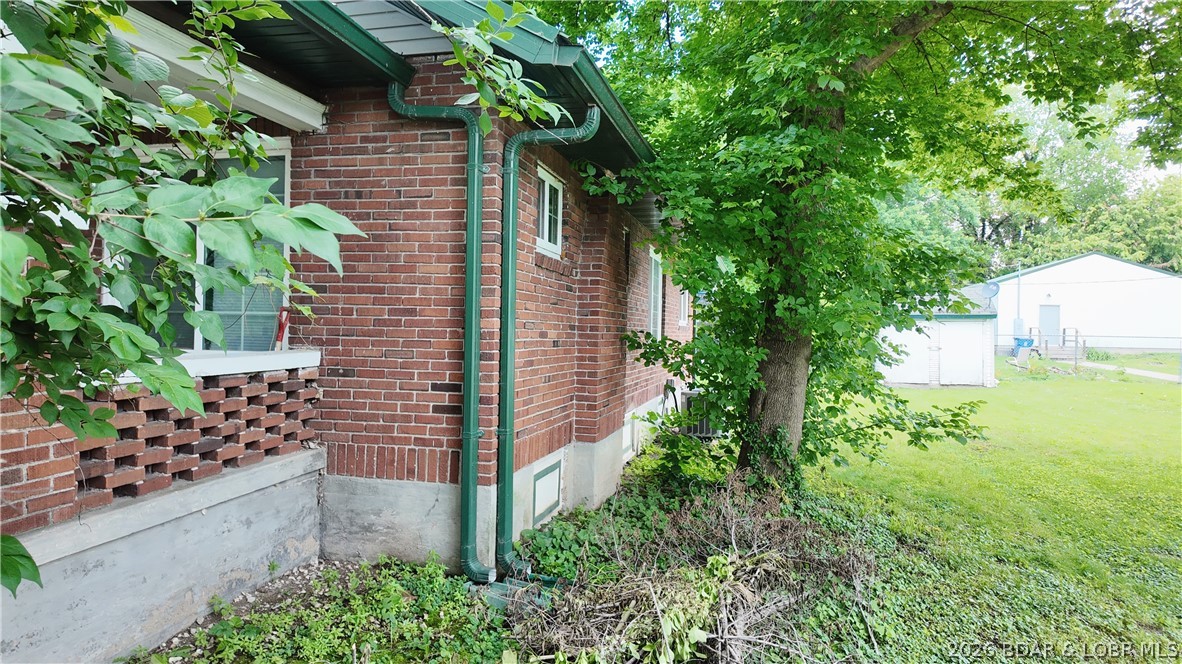 205 S Grand Avenue Property Photo 16