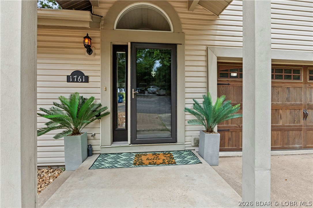 1761 Seagull Court Property Photo 1