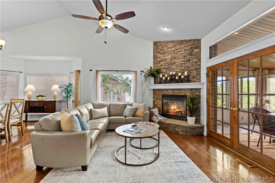 1761 Seagull Court Property Photo 4