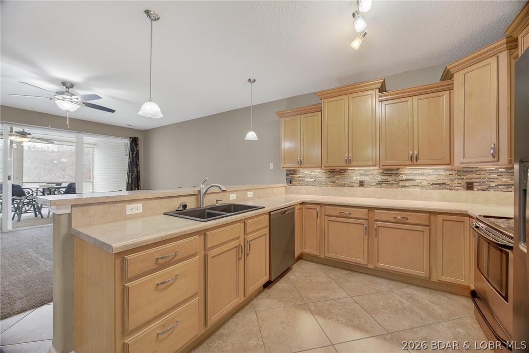 186 Sunset Palms Drive 3k Property Photo 1