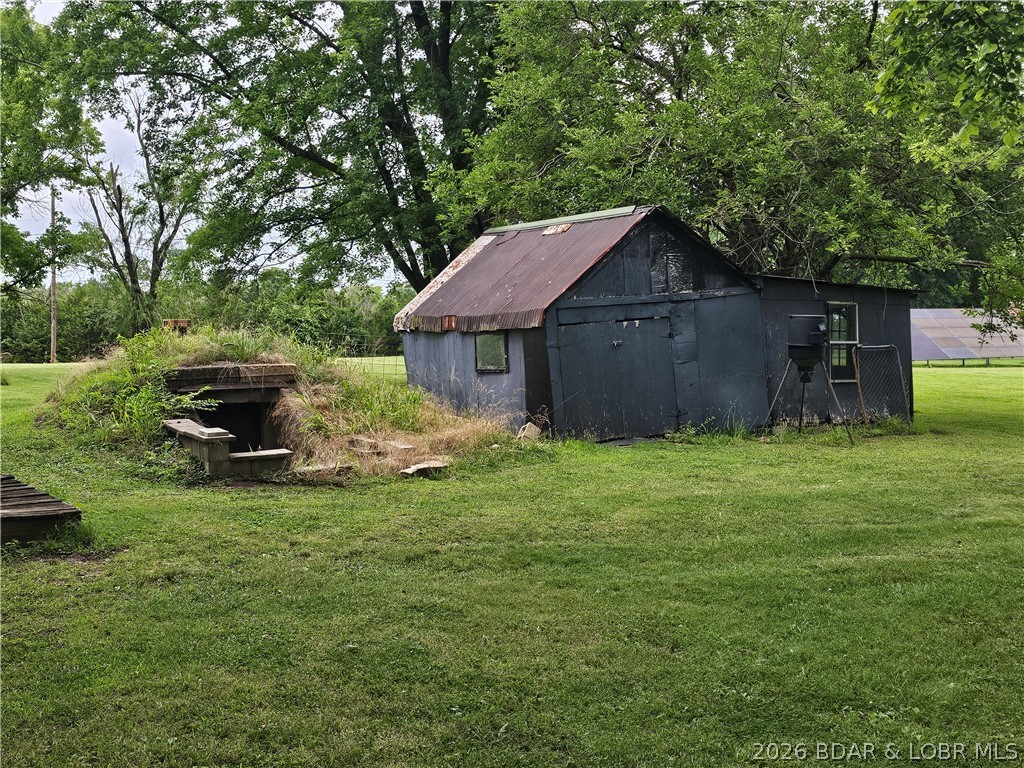 902&906 Railroad Pond Road Property Photo 13