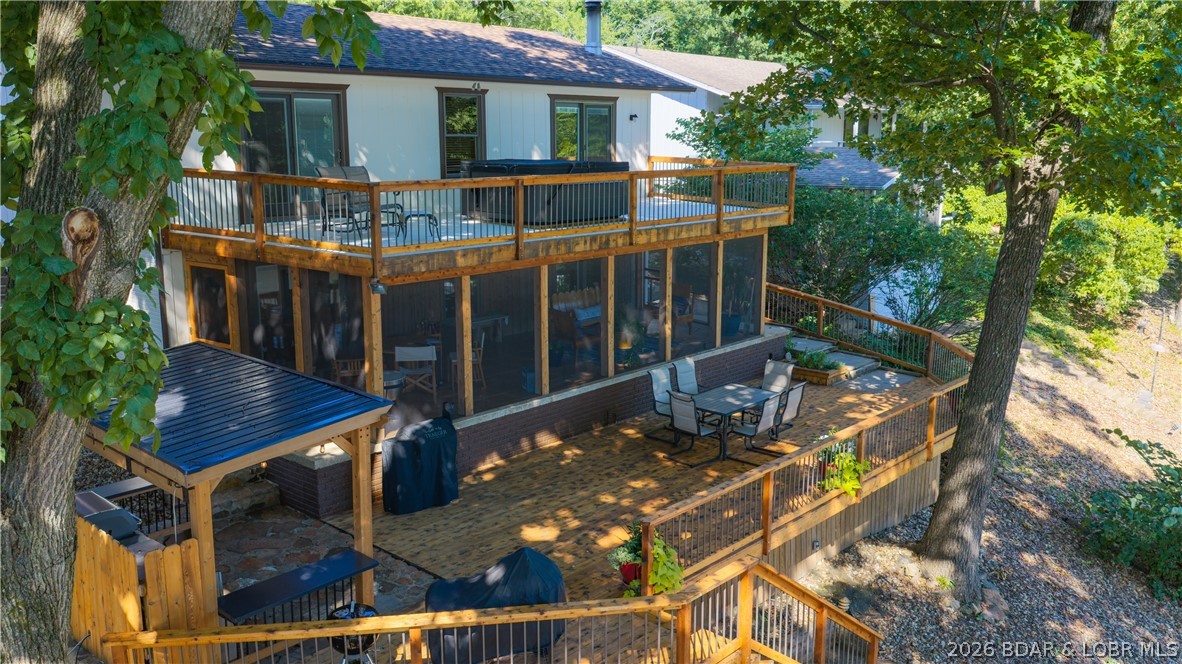 701 Graham Point Property Photo 1