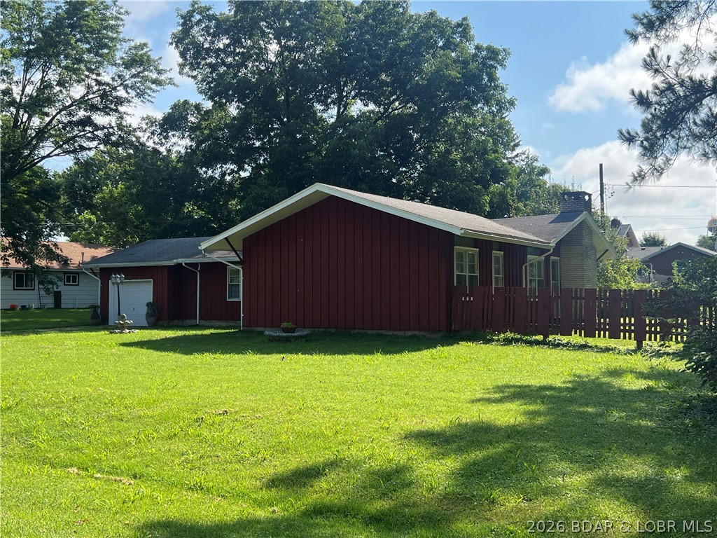 302 S Ross St Property Photo 4
