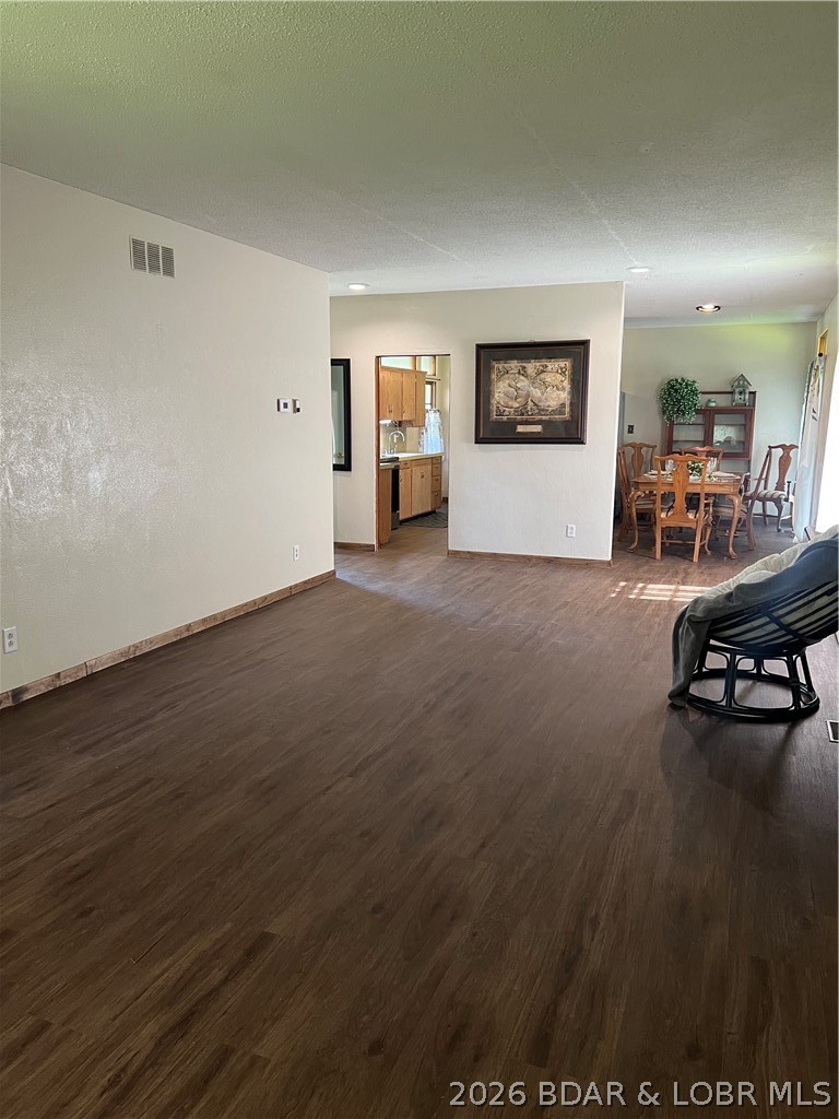 302 S Ross St Property Photo 15