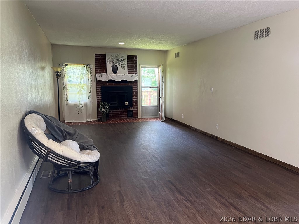 302 S Ross St Property Photo 16