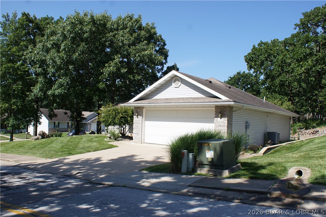 822 Maple Tree Circle Property Photo 3